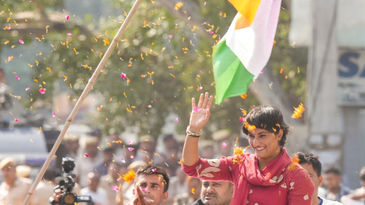 युनायटेड वर्ल्ड रेसलिंगने विघ्नेश फोगटकडे पाठ फिरवली आहे का? ‘आम्ही हस्तक्षेप करणार नाही’ | इतर क्रीडा बातम्या