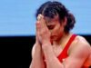 विनेश फोगट 26 जूनपर्यंत स्पर्धेसाठी अपात्र घोषित, WFI जारी कारणे दाखवा नोटीस | इतर क्रीडा बातम्या