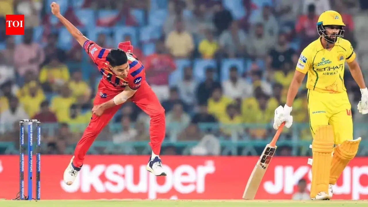CSK विरुद्धच्या हॅट्ट्रिक स्पेलनंतर LSG मालक संजीव गोयंका यांनी आकाश सिंगचे कौतुक केले