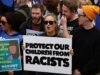 मशिदींवरील हल्ले, लहान मुलांचे वांशिक अत्याचार यूकेच्या वर्णद्वेषाच्या बातम्यांमध्ये कठोर उजवे वाढतात