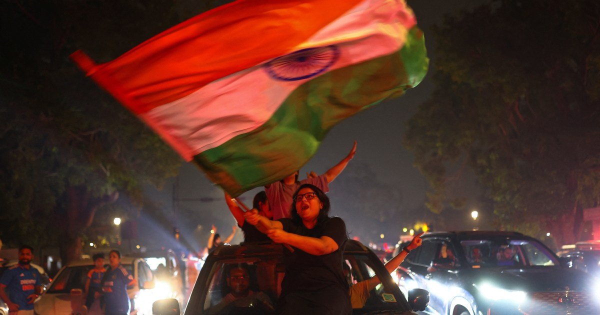 विश्वचषक क्रिकेट जिंकल्यानंतर नरेंद्र मोदींनी महिला क्रिकेट संघाला आदरांजली वाहिली