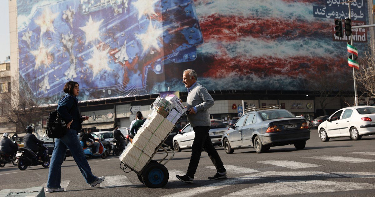 ट्रम्पची सक्तीची धमकी, निर्बंध लादले, इराण आणि अमेरिका वाटाघाटी करणार असल्याची बातमी