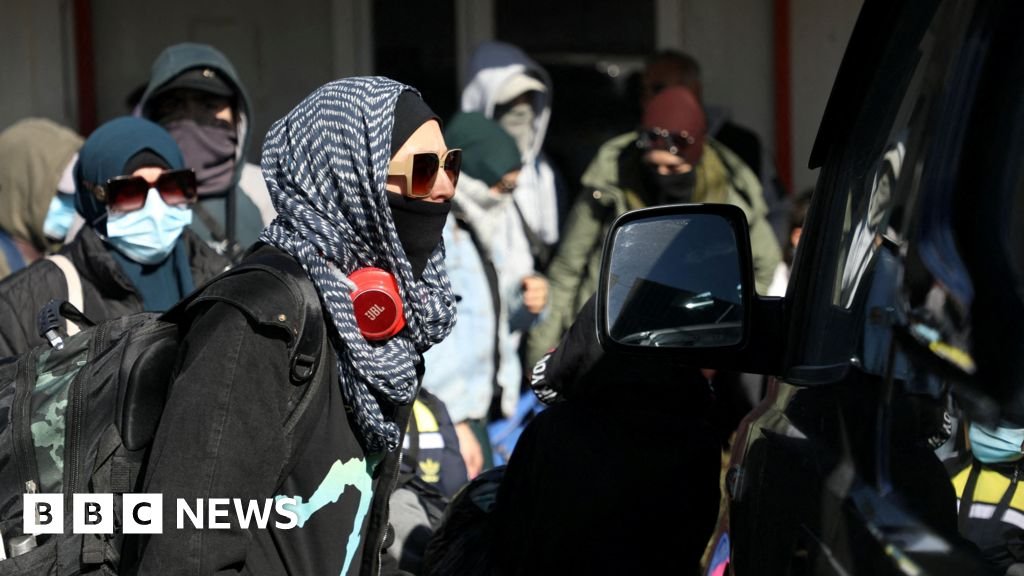 सीरियन कॅम्पमधील ऑस्ट्रेलियन IS कुटुंबे मायदेशी गेल्यानंतर परतली आहेत