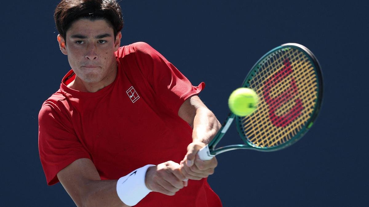 इटालियन टिन सीना आवाक्याबाहेर बाद झाला