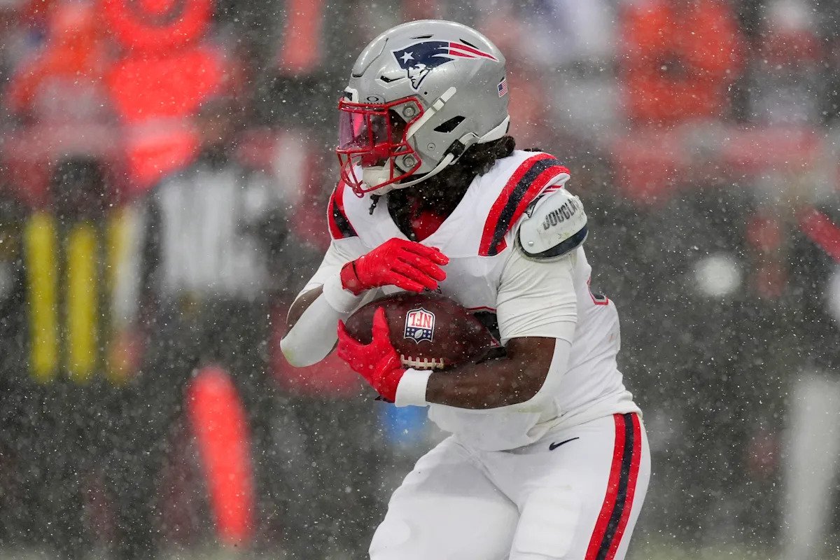 2026 सुपर बाउल किती वाजता आहे? देशभक्त वि. सीहॉक्स किकऑफ वेळ, टीव्ही चॅनेल, कुठे प्रवाहित करायचे आणि बरेच काही