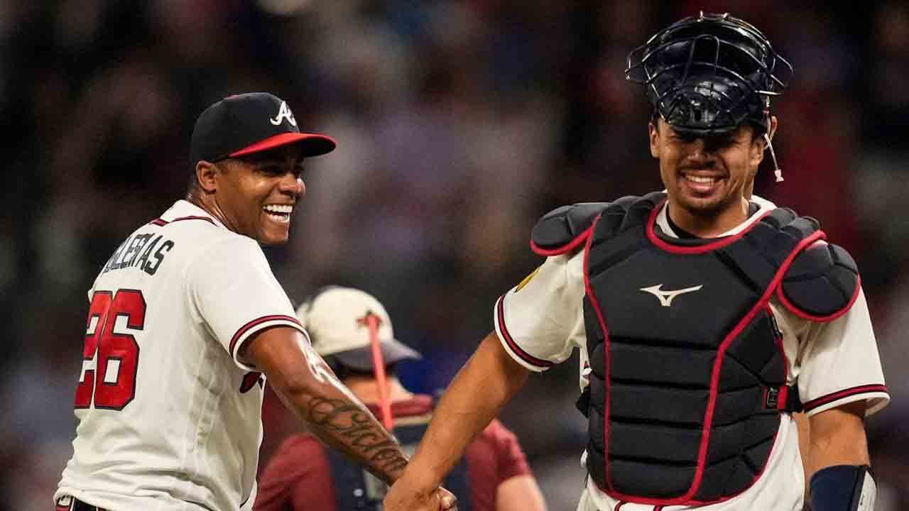 Braves down Cubs 30 विजयांपर्यंत पोहोचणारा पहिला संघ बनला