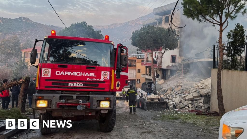 दशकांनंतरच्या पहिल्या थेट चर्चेनंतर इस्रायलने दक्षिण लेबनॉनवर हल्ला केला