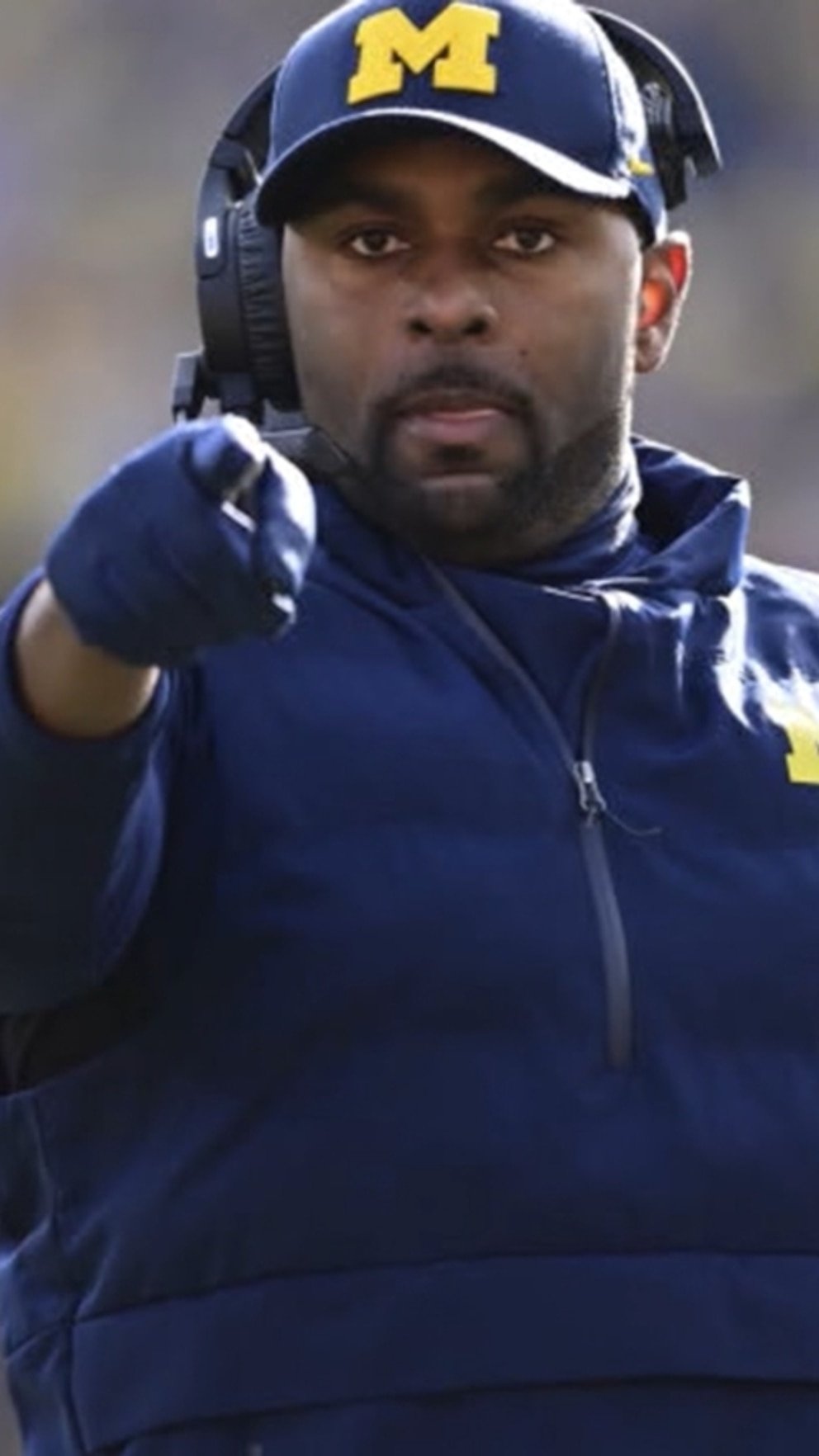 पहा: मिशिगन फुटबॉल प्रशिक्षक शेरॉन मूर यांची शुक्रवारी न्यायालयात हकालपट्टी