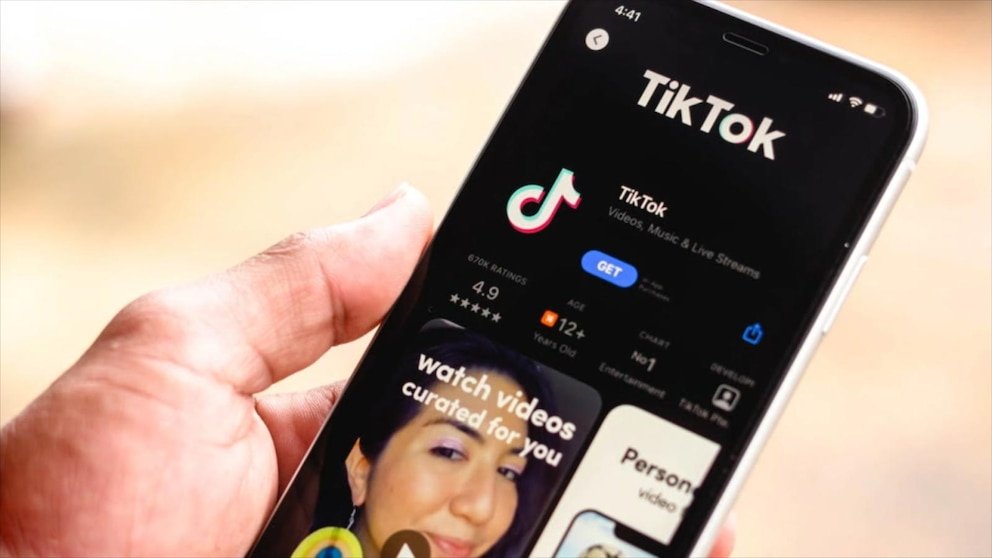 पहा: यूएस मध्ये कार्यरत राहण्यासाठी TikTok डीलच्या आत