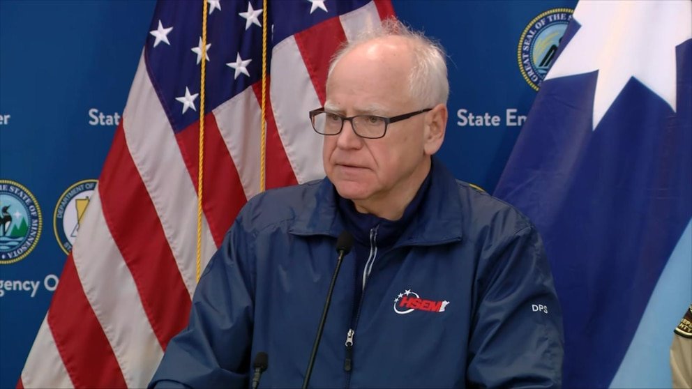 पहा: ‘त्यांनी एका माणसाला ठार मारले, अराजकता निर्माण केली:’ शूटिंगवर गव्हर्नर वॉल्झ