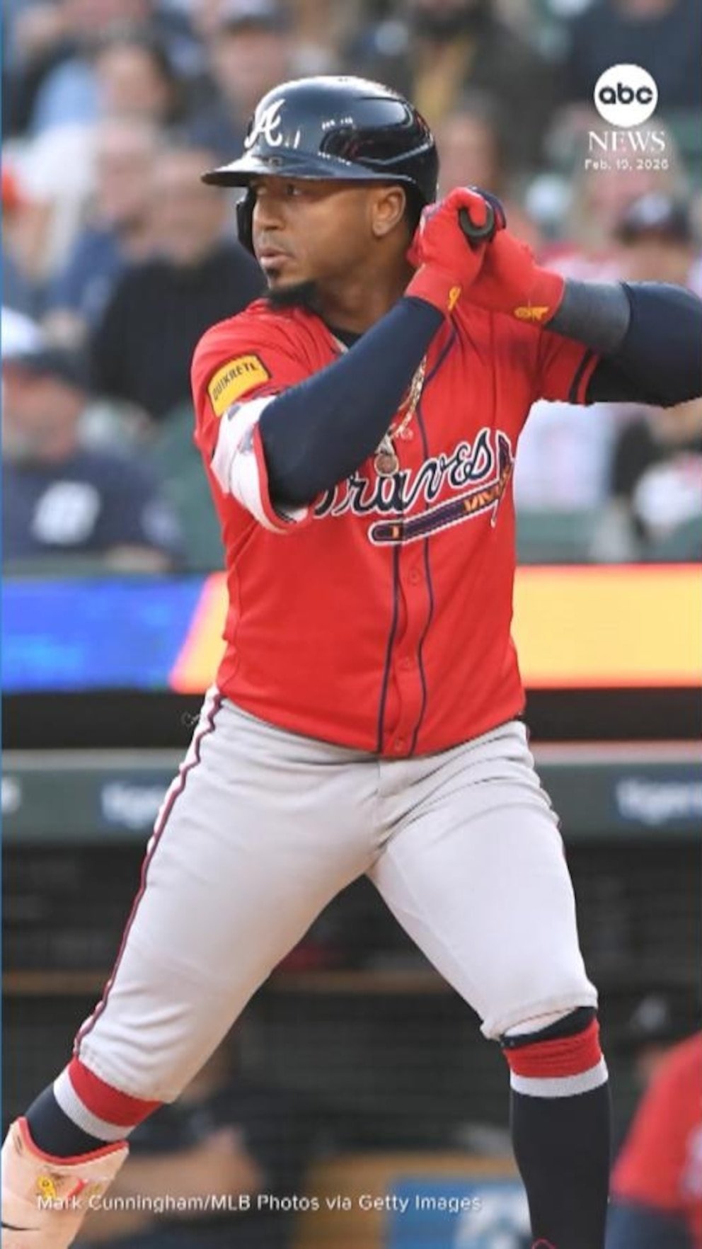 पहा: Atlanta Braves स्टार Ozzie Albies मुलांसोबत माशांचे प्रेम शेअर करते