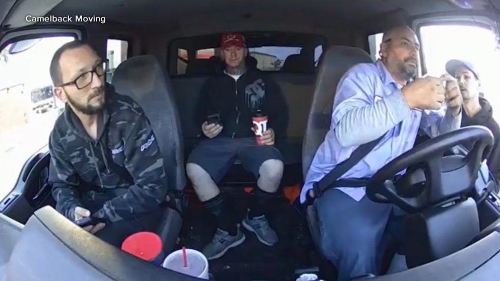 पहा: गुड शोमरीटन्स अपहृत मुलाला सोडविण्यात मदत करतात