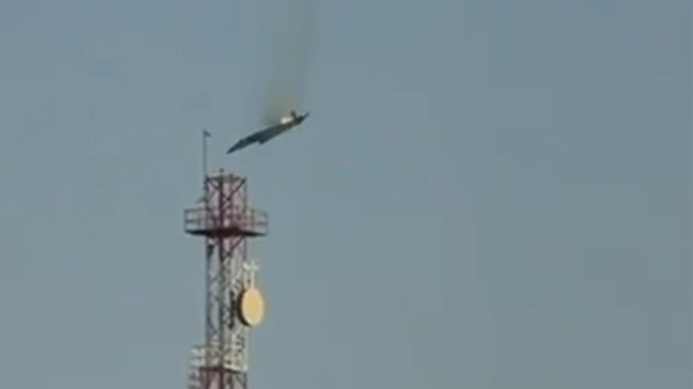 पहा: मैत्रीपूर्ण गोळीबारात 3 अमेरिकन लढाऊ विमाने पाडली