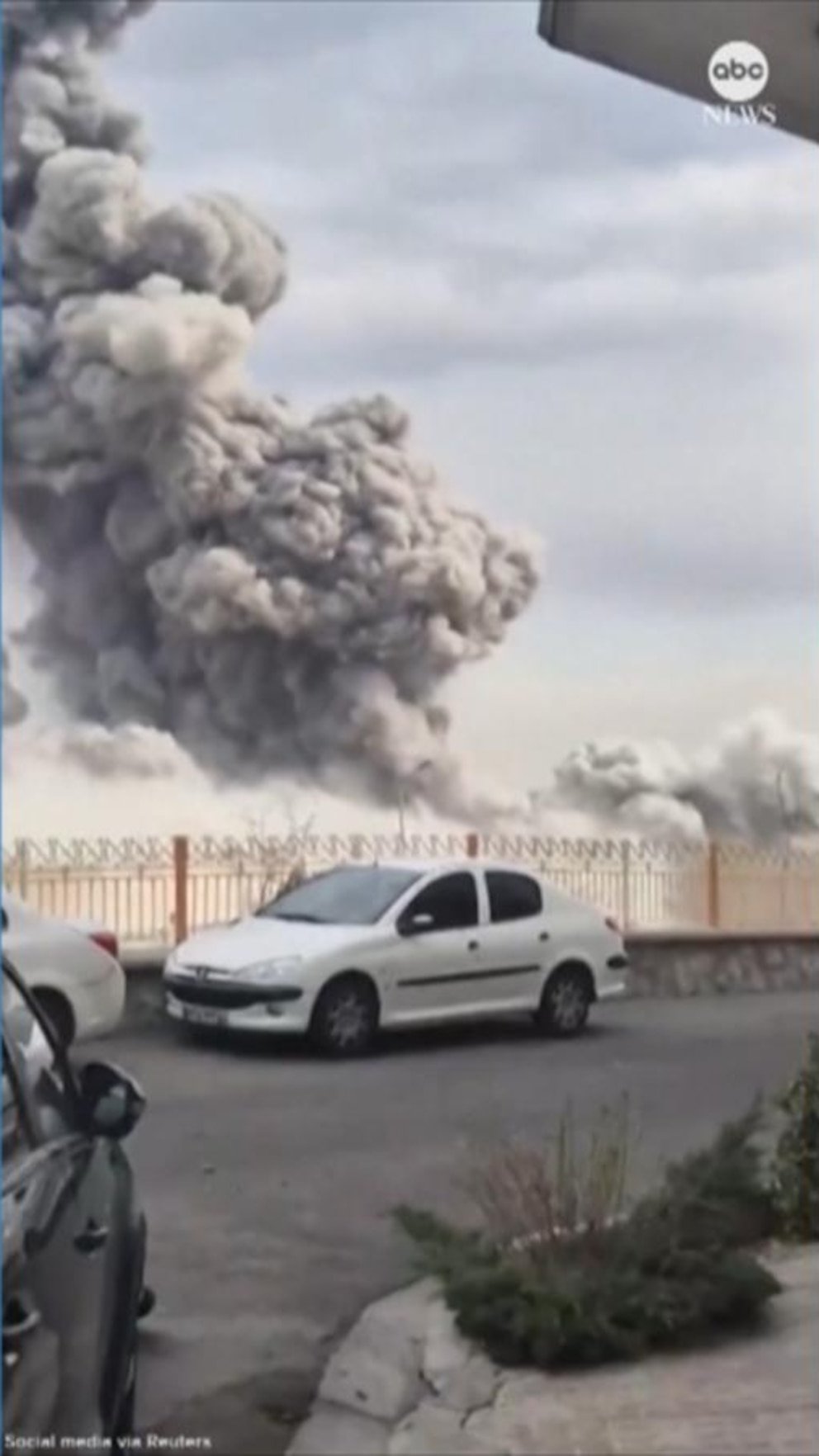 पहा: प्रत्यक्षदर्शी व्हिडिओने तेहरान एअरस्ट्राइक कॅप्चर केले