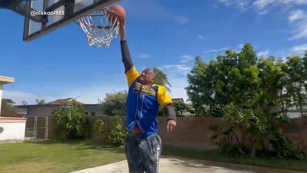 पहा: NBA आख्यायिका गुरुत्वाकर्षणाचा अवलंब करते, अजूनही 70 व्या वर्षी स्लॅम करते