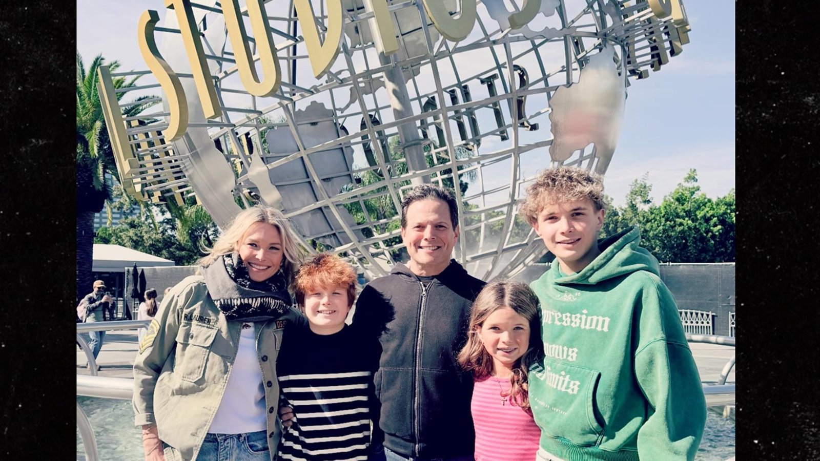 स्कॉट वुल्फ नाट्यमय घटस्फोटादरम्यान विभक्त पत्नी केलीशी पुन्हा एकत्र आला