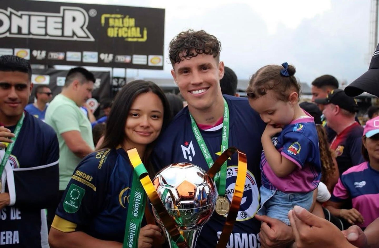 “मी आणखी एक टिको आहे”: ग्वाडालुपेचा अर्जेंटिनाचा बचावपटू जो कोस्टा रिकाच्या प्रेमात पडला आणि त्याचा उच्चारही गमावला