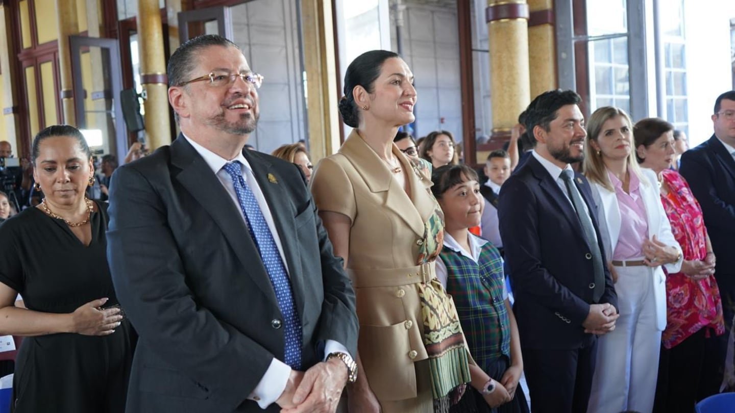 रॉड्रिगो चावेझला भेटवस्तू देणाऱ्या मुलाला जगातील सर्वात धोकादायक नोकरी हवी आहे