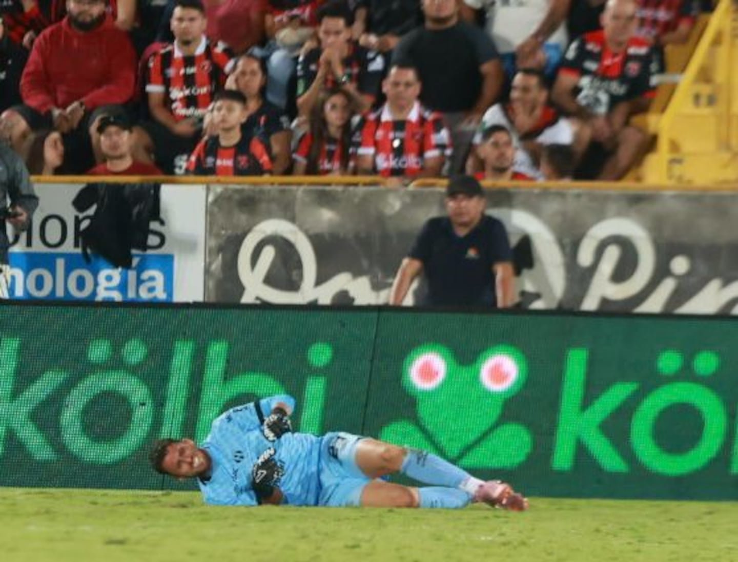 माचिलो रामिरेझ वॉशिंग्टन ऑर्टेगाच्या दुखापतीबद्दल बोलतो ज्याने अलाजुएलासला सावध केले आहे