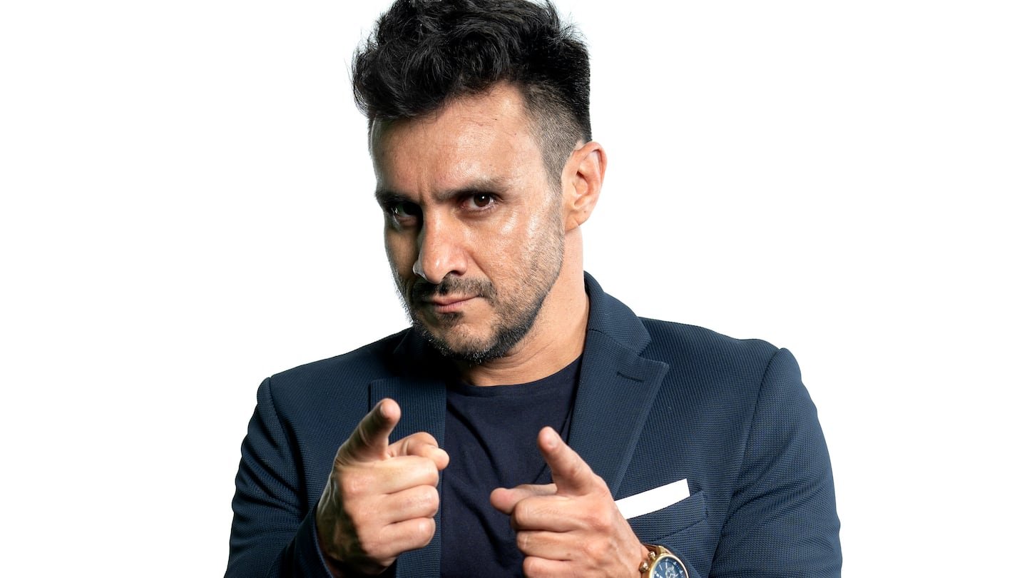 पत्रकारांमधील नवीन लढा: जोसुए क्वेसाडा याशिन क्वेसाडा विरुद्ध विस्फोट