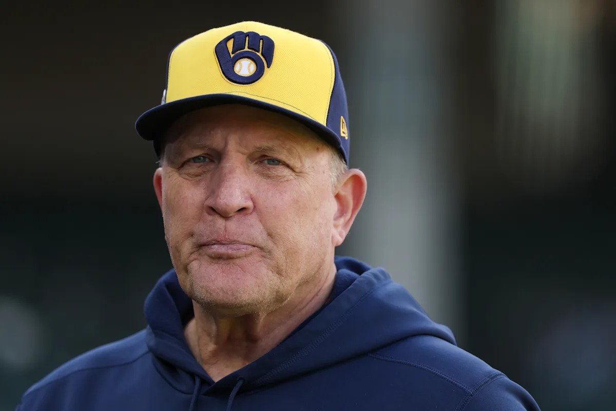 ब्रूअर्सने व्यवस्थापक पॅट मर्फीला 2029 पर्यंत पर्यायासह 3 वर्षांच्या करारावर स्वाक्षरी केली.