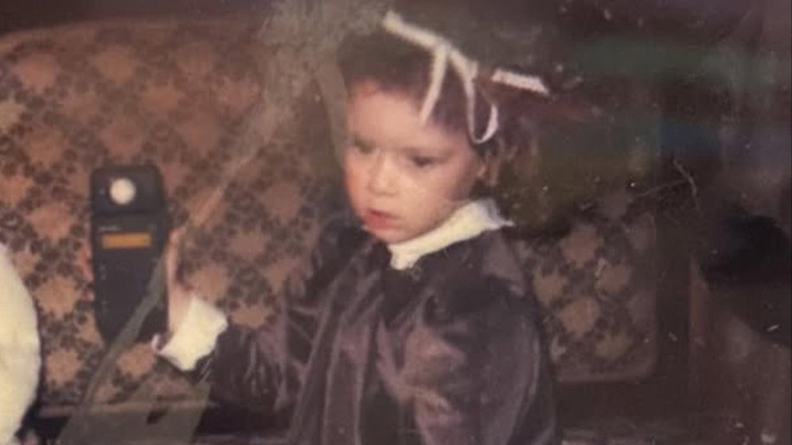 ही फॅन्सी मुलगी कोण असेल याचा अंदाज लावा!