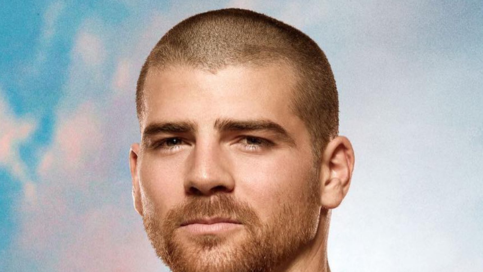 ‘लव्ह आयलंड’ स्टार कॅशेल बर्नेट पोलिसांनी लैंगिक अत्याचार प्रकरणात याचिका दाखल करण्याची विनंती केली