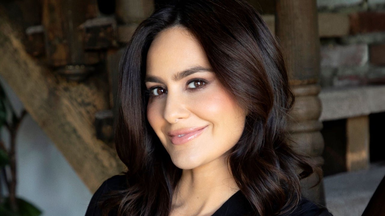 डॉ. मारियाना व्हर्गारा यांनी तिच्या 24K गोल्डन फेशियलमध्ये काय होते ते उघड केले: मोठ्या कार्यक्रमापूर्वी सेलेब्सचे उपचारांचे पुस्तक