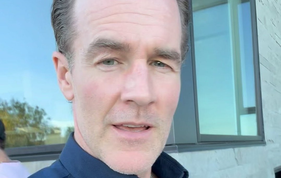 कॅन्सरच्या उपचारासाठी पैसे देण्यासाठी ‘डॉसन क्रिक्स’ स्टार मालिकेतील वस्तूंचा लिलाव करत आहे