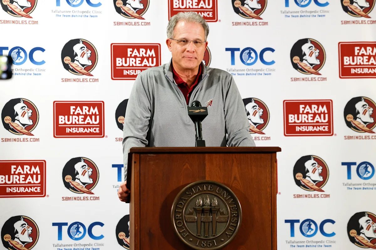 फ्लोरिडा राज्य आक्षेपार्ह समन्वयक, माजी ऑबर्न प्रशिक्षक गुस मालझान यांनी 35 वर्षांच्या कोचिंगनंतर निवृत्तीची घोषणा केली