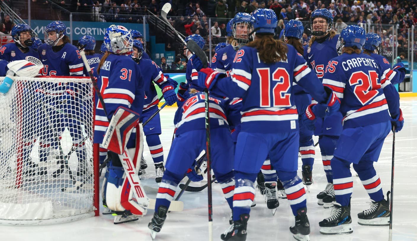 यूएसए महिला हॉकी फायनल: यूएसए विरुद्ध कॅनडा गोल्ड मेडल गेमवर पैज कशी लावायची