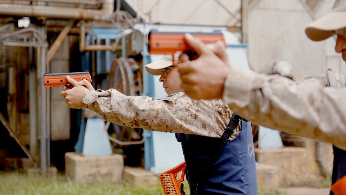 कंपनी शाळा, प्रार्थनास्थळांना घातक नसलेले स्व-संरक्षण पर्याय देते