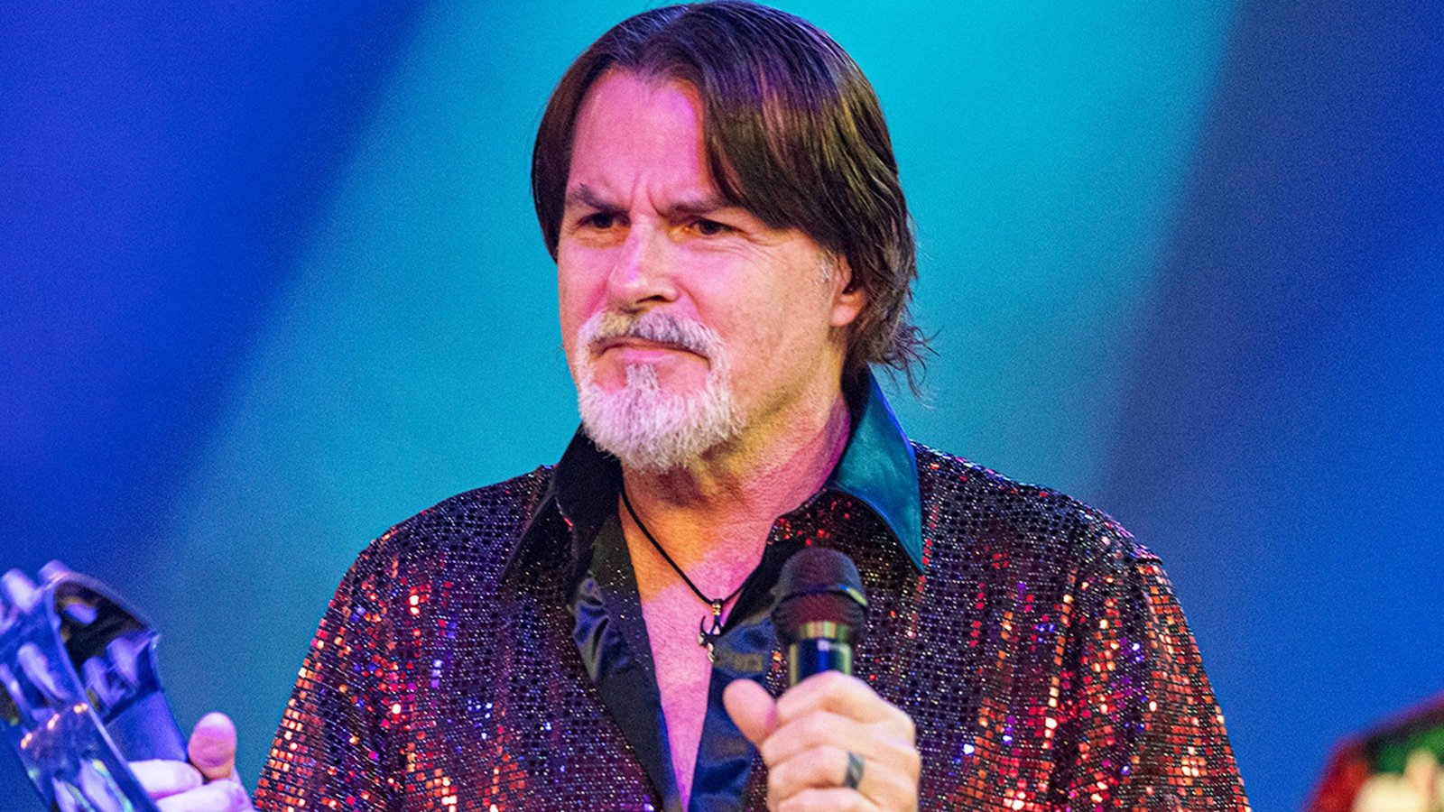 बोस्टन गायक टॉमी डिकार्लो यांचे वयाच्या ६० व्या वर्षी निधन झाले