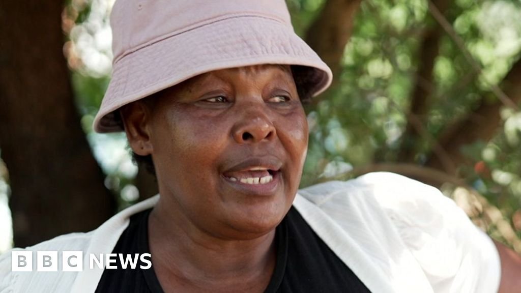 दक्षिण आफ्रिकेतील शेतकऱ्यांना पाय-तोंड धरून ठेवल्यामुळे नाश होण्याची भीती आहे