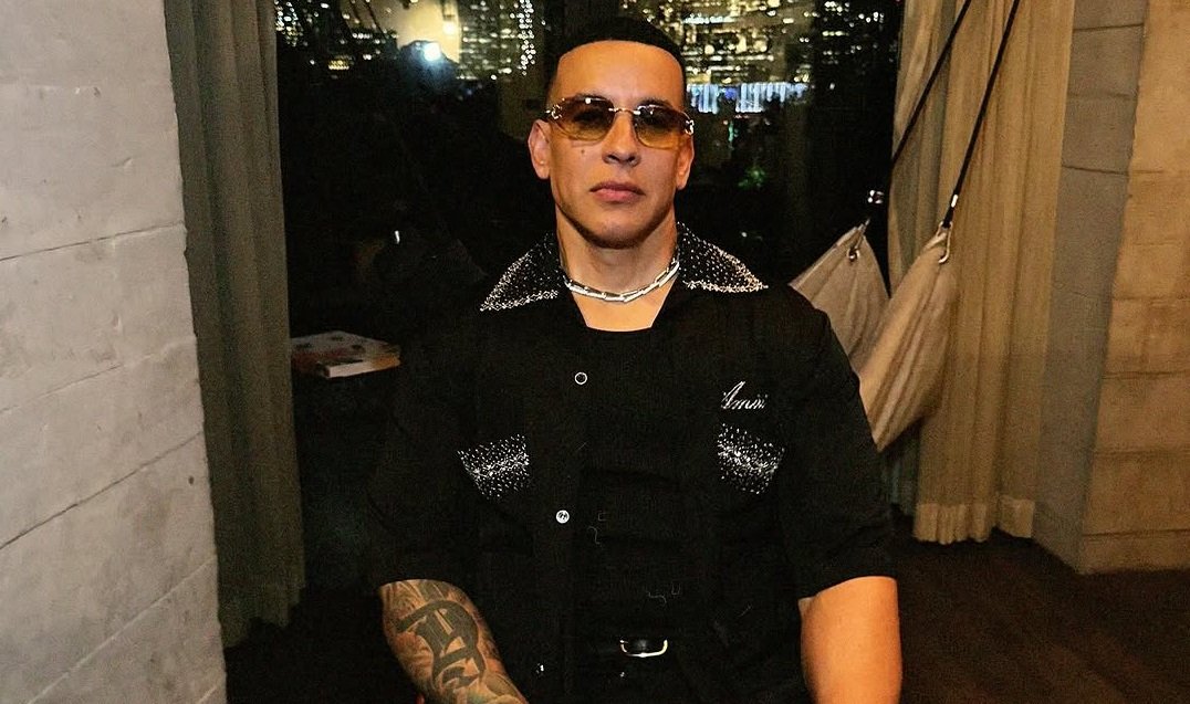 डॅडी यँकी लोक गनपावडर फेकतानाचे व्हिडिओ पोस्ट करतात आणि आता अधिकारी त्यांचा शोध घेत आहेत