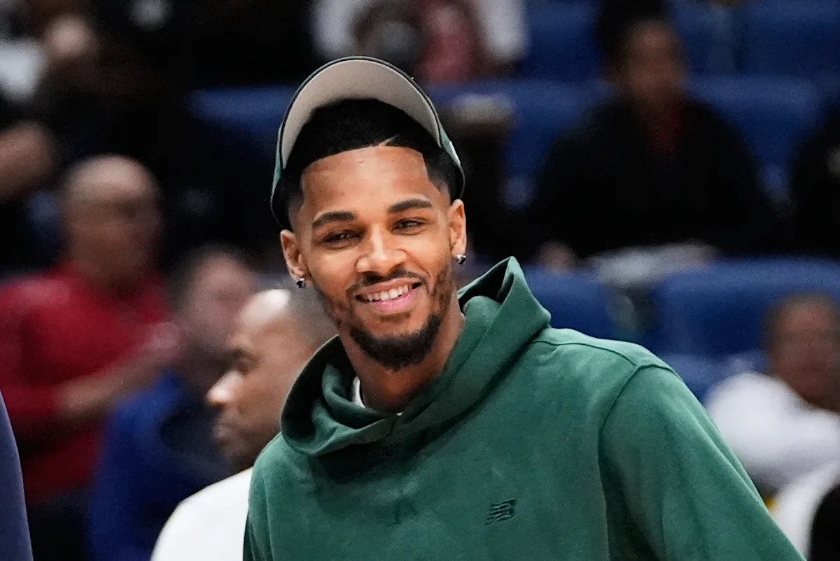 अकिलीसच्या दुखापतीतून परत येण्यासाठी वॉरियर्स विरुद्ध डझॉन्टे मरे मॅचअपसाठी पेलिकन्स उपलब्ध