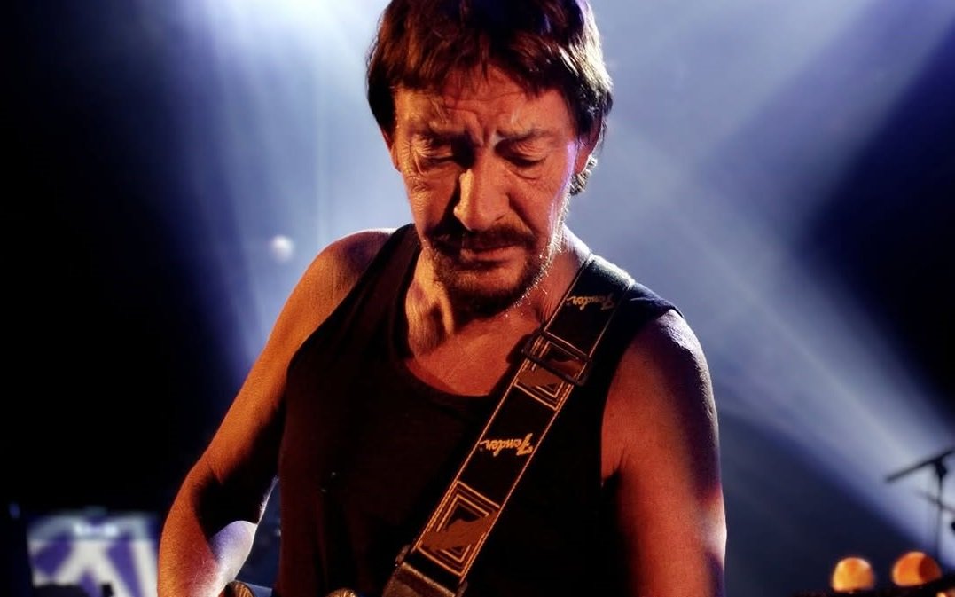 ‘ड्रायव्हिंग होम फॉर ख्रिसमस’ गायक ख्रिस रिया यांचे वयाच्या ७४ व्या वर्षी निधन झाले