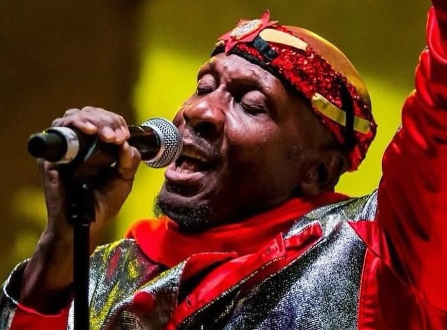आंतरराष्ट्रीय रेगे लिजेंड जिमी क्लिफ यांचे निधन झाले