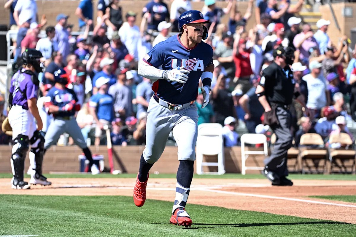 रॉकीज विरुद्धच्या अंतिम जागतिक बेसबॉल क्लासिक प्रदर्शनावर वर्चस्व राखण्यासाठी यूएसए संघाने संथ सुरुवात केली.