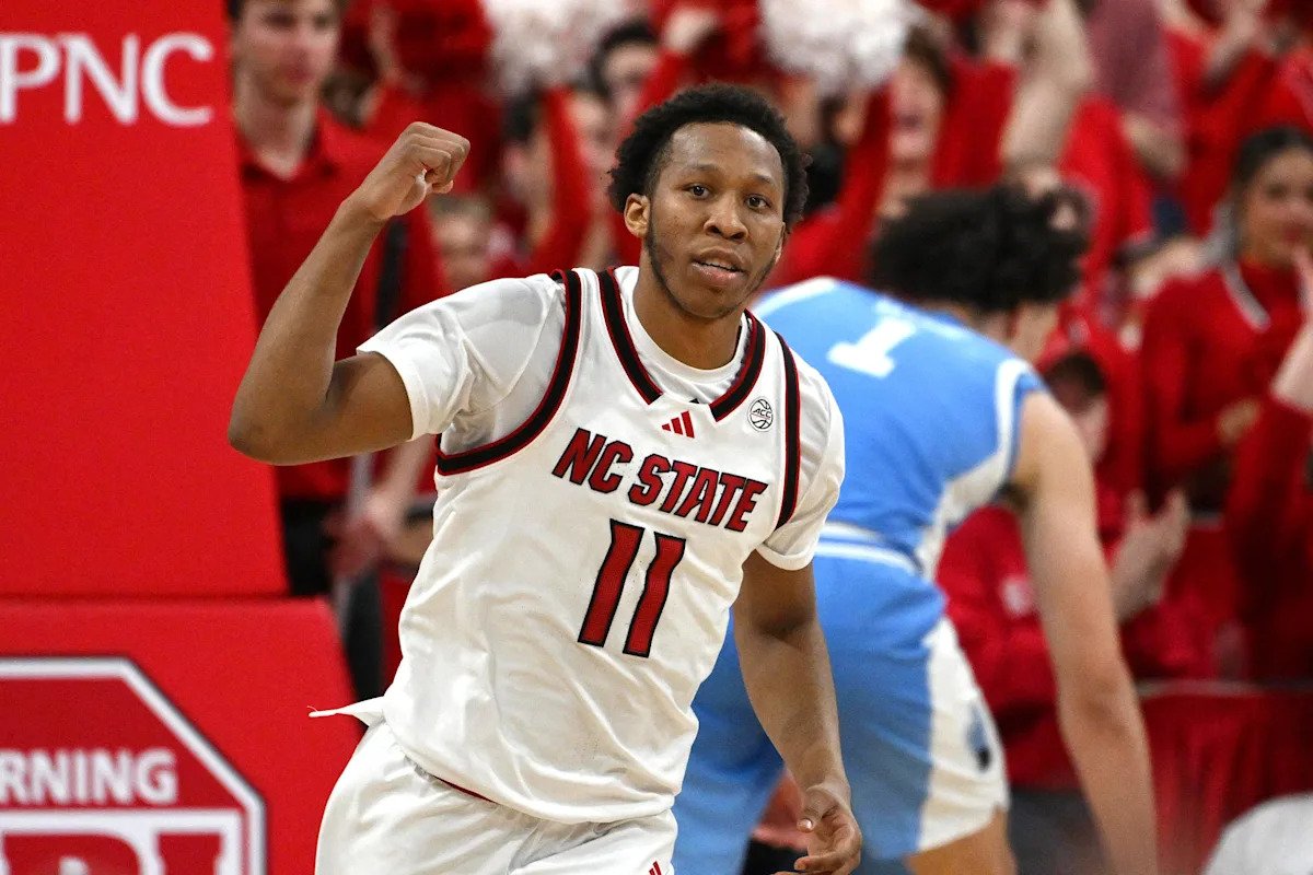 टार हील्सवर विजय मिळवण्यासाठी NC राज्याने शॉर्टहँडेड क्रमांक 16 नॉर्थ कॅरोलिना जिंकला