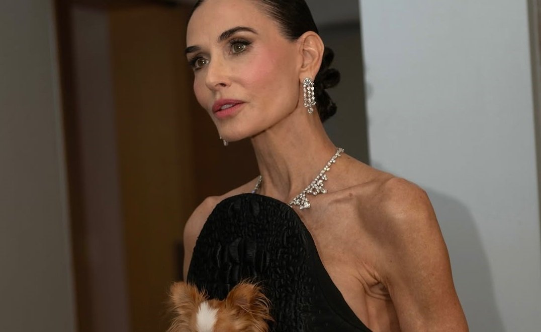 डेमी मूरने ॲक्टर अवॉर्ड्समध्ये “अत्यंत पातळ” असल्याबद्दल वाद निर्माण केला