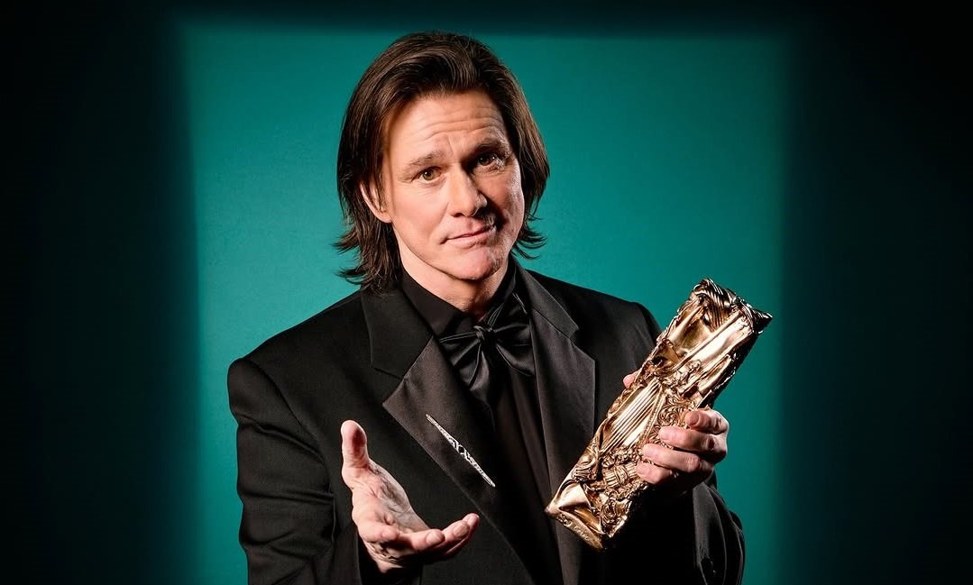 जिम कॅरीने सीझर अवॉर्ड्समध्ये त्याच्या बदललेल्या रूपाने सर्वांना आश्चर्यचकित केले