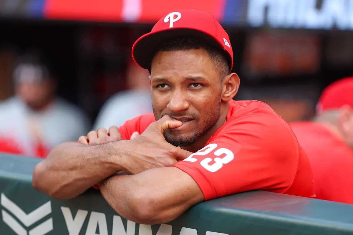 फिलीज सीएफ जोहान रोजासला डोमिनिकन डब्ल्यूबीसी रोस्टरमधून काढून टाकले, पीईडी चाचणीत अपयशी ठरल्यानंतर 80-गेम निलंबनाचा सामना करावा लागतो