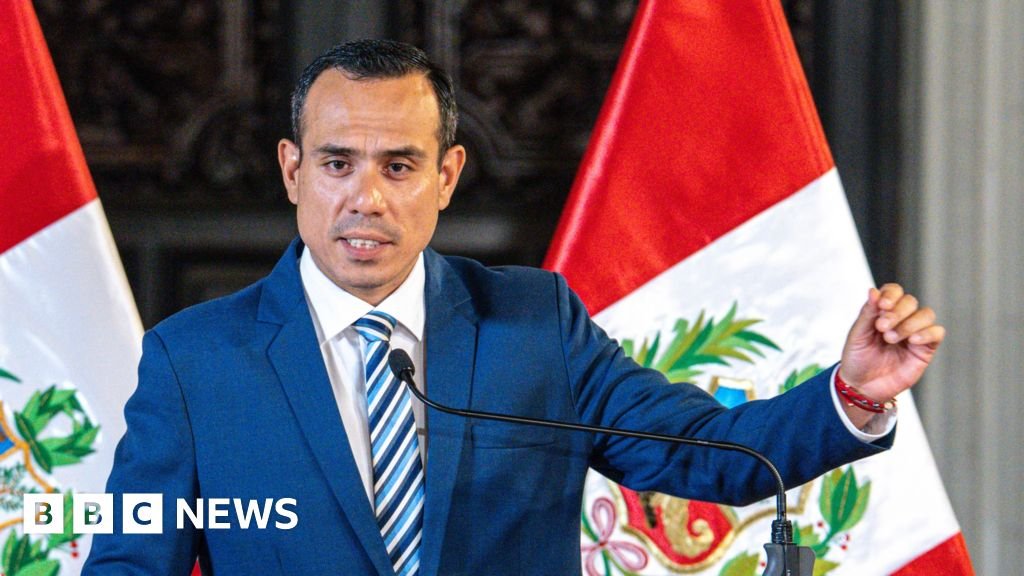 पेरूच्या राष्ट्राध्यक्षांवर चार महिन्यांच्या कालावधीसाठी महाभियोग चालवला जातो