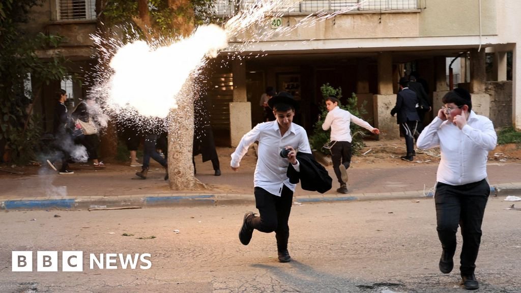 अल्ट्रा-ऑर्थोडॉक्स पुरुषांनी पाठलाग केल्यानंतर महिला इस्रायली सैनिकांची सुटका करण्यात आली