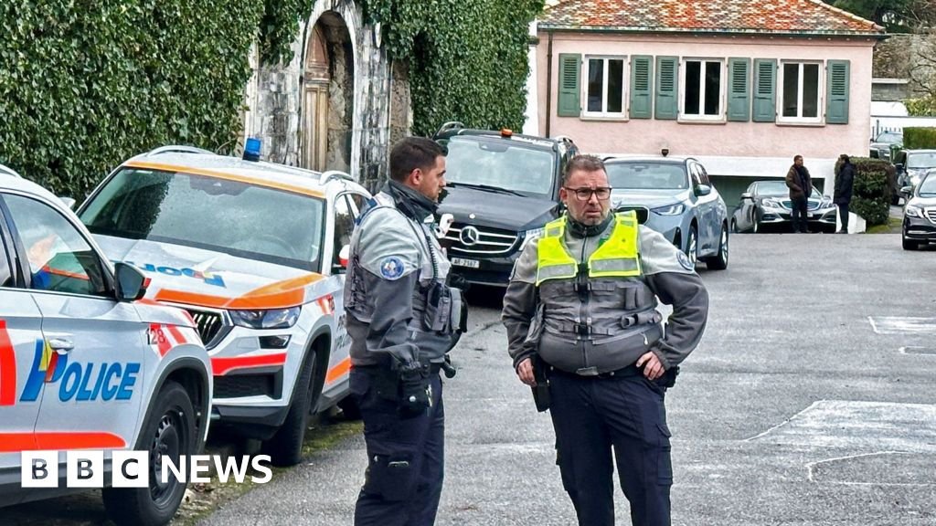 अणु करार तयार करण्यासाठी दबाव म्हणून अमेरिका आणि इराण वाटाघाटी सुरू ठेवतील