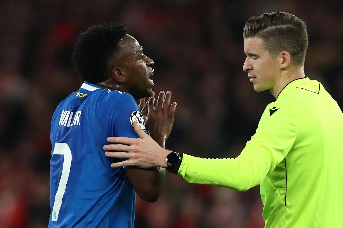 यूईएफएने बेन्फिकाच्या जियानलुका प्रेस्टियान्नी विरुद्ध विनिशियस ज्युनियरच्या वर्णद्वेषाच्या आरोपांची चौकशी सुरू केली