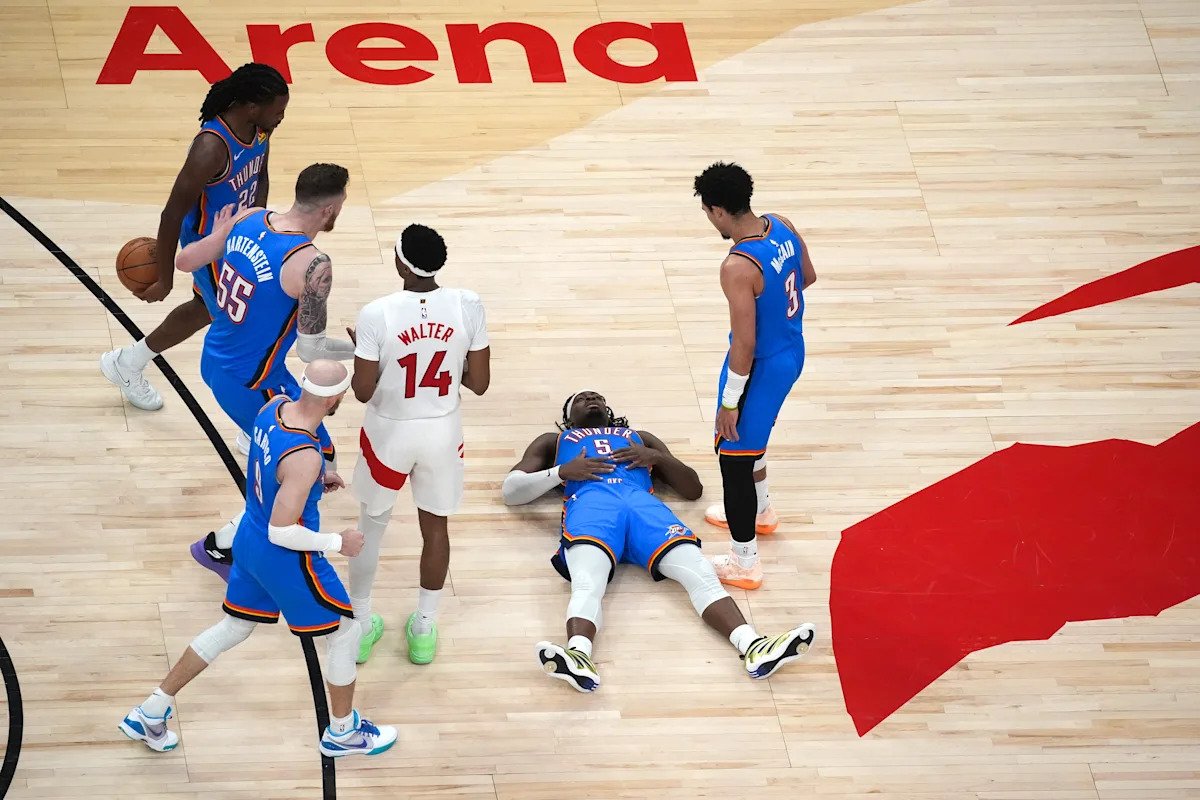 थंडरला त्यांचा 15 वा पराभव सहन करावा लागला, जो मागील वर्षीच्या कोणत्याही संघापेक्षा जास्त आहे, नियमित हंगामात दोन महिने बाकी आहेत.