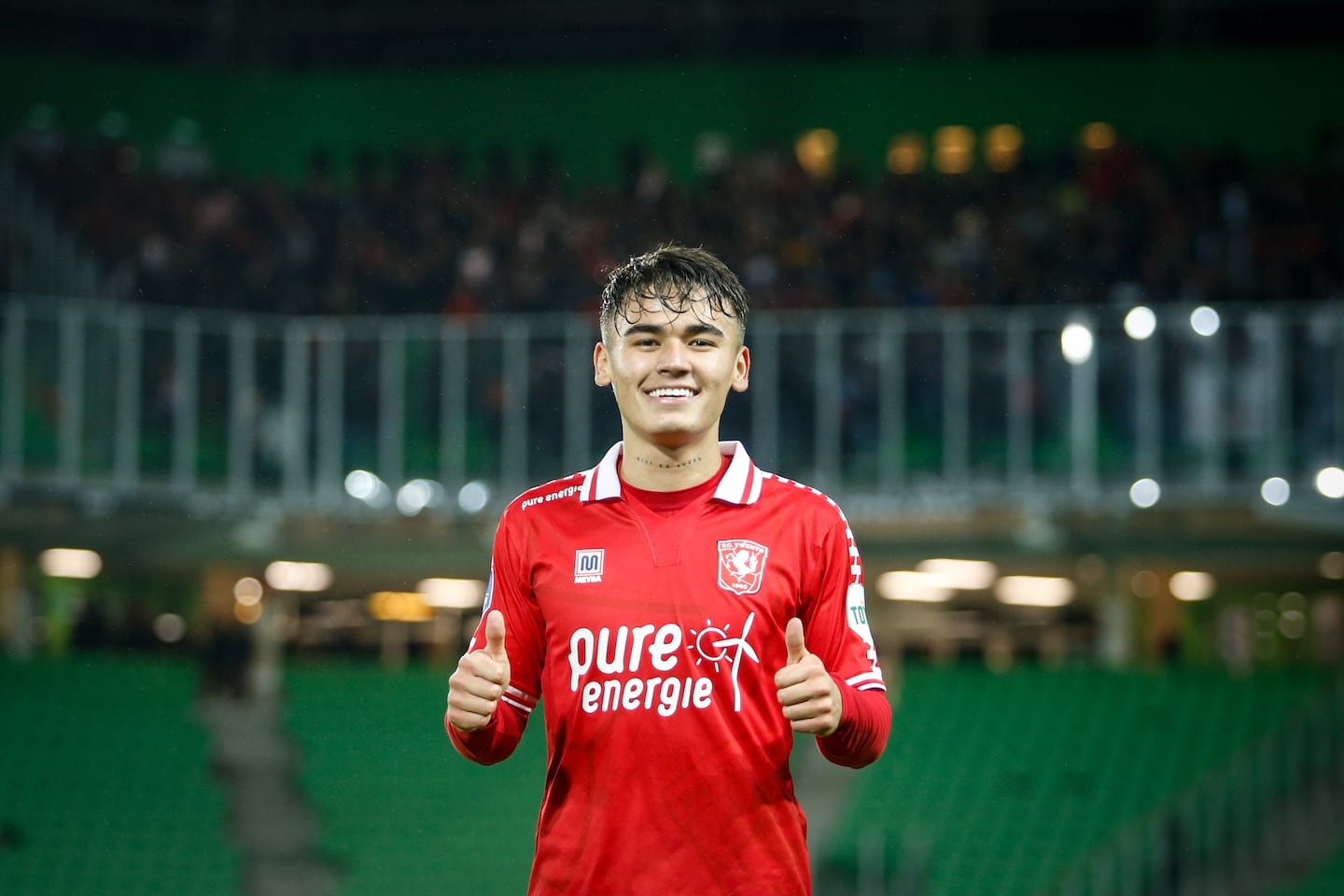 मॅनफ्रेड उगाल्डे लिओनेल मेस्सी आणि जेम्स रॉड्रिग्ज यांच्या क्रमवारीत सामील झाले आहेत