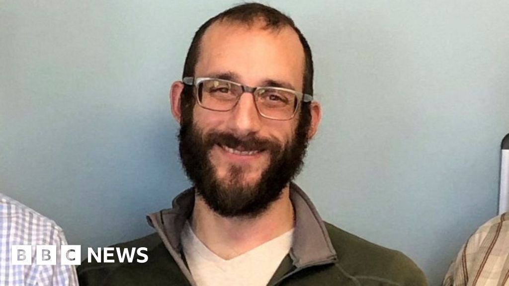 ॲलेक्स प्रिटीच्या मृत्यूबद्दल आपल्याला काय माहित आहे ते येथे आहे